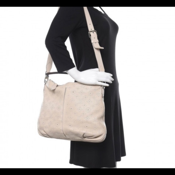 LOUIS VUITTON SELENE PM IVORY MAHINA LEATHER - Picture 10 of 17